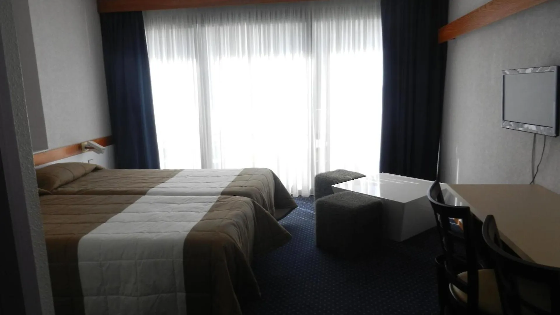 Hotel Dupleix - Hyper Centre - Parking Et Garage Gratuit Quimper