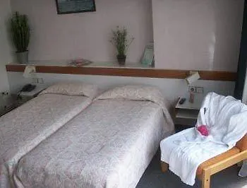 Hotel Dupleix - Hyper Centre - Parking Et Garage Gratuit Quimper