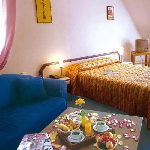 Hotel Dupleix - Hyper Centre - Parking Et Garage Gratuit Quimper